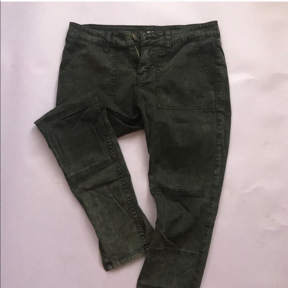 UO BDG BLACK MOTO ANKLE ZIP SKINNY JEANS